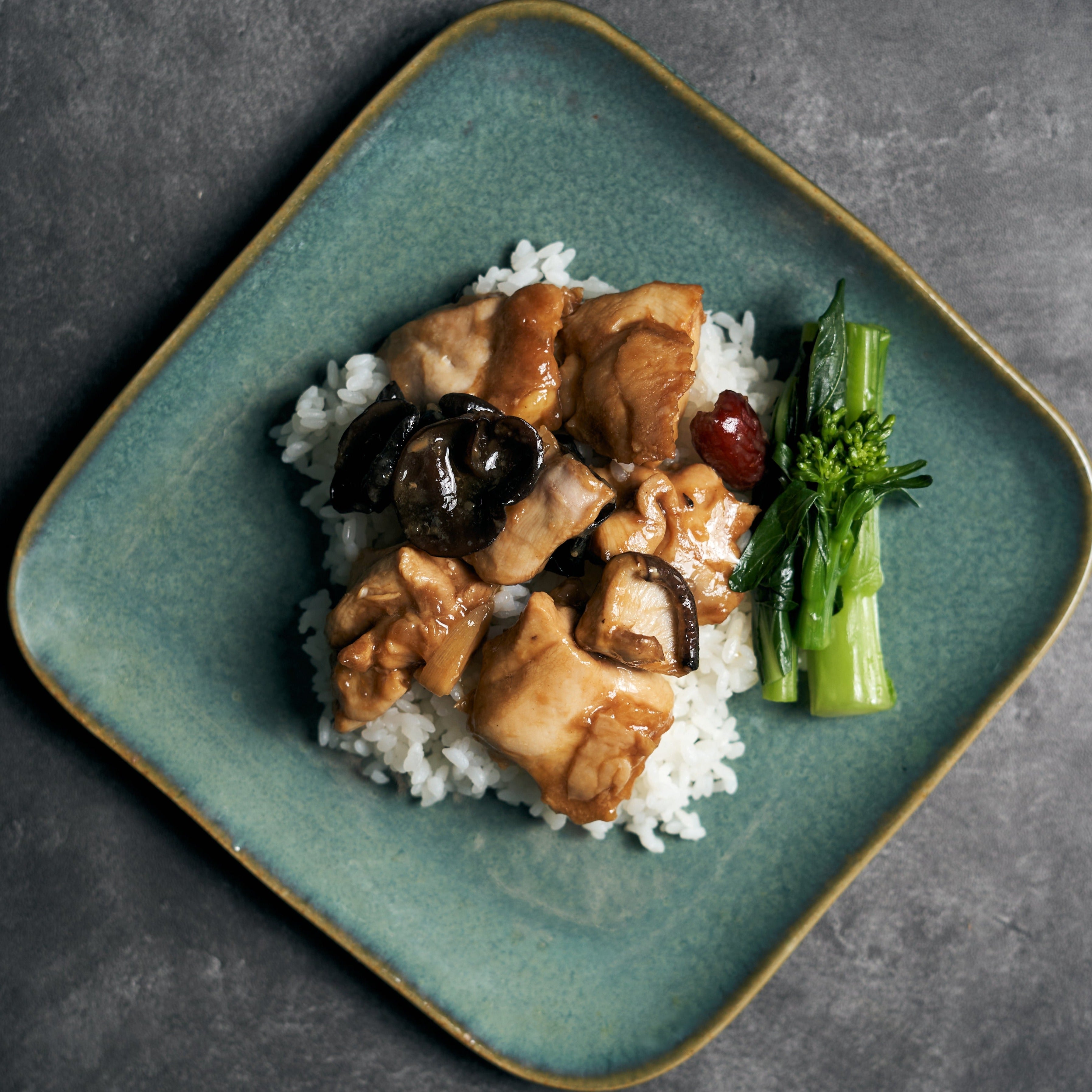 Steamed Chicken Thigh with Black Mushroom, Baby Choi Sum & Jasmine Ric