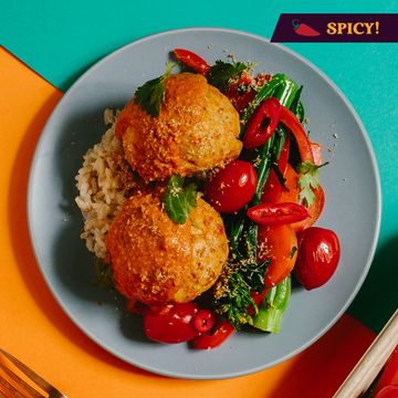 Chiangmai Style Pork Meatballs with Coconut Red Curry Sauce & Thai Stir Vegetables (Signature)