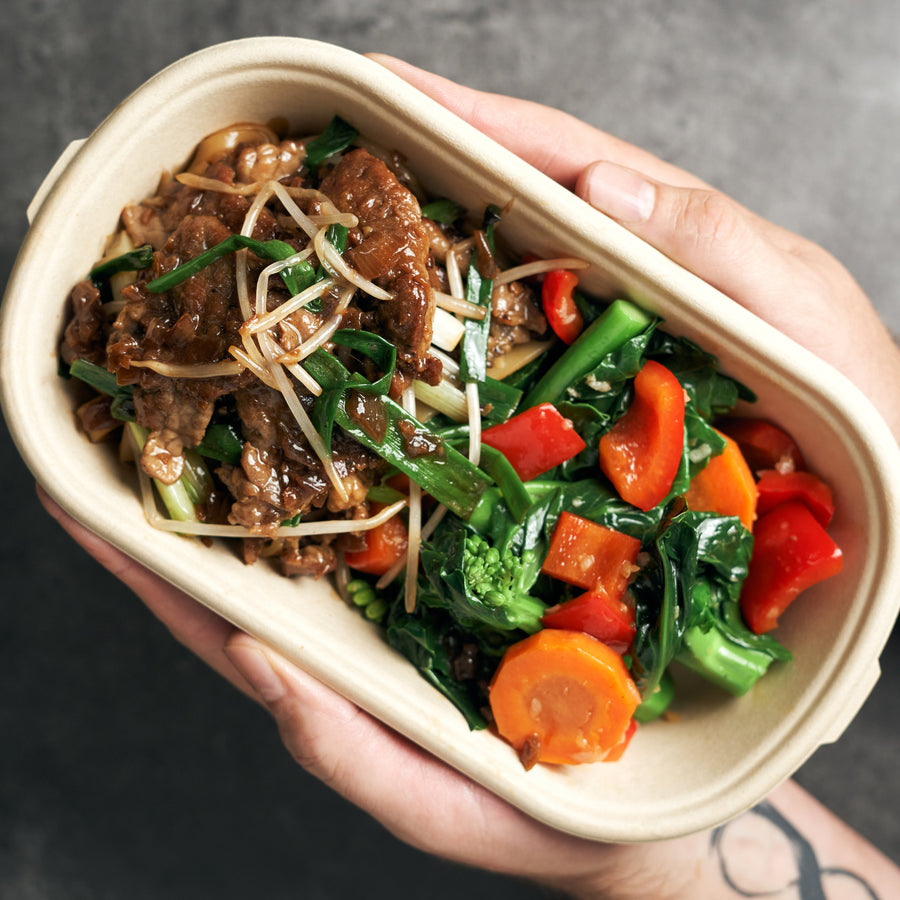 Stir Fry Beef with Kai Lan, Carrots, Red Peppers & Flat Rice Noodles