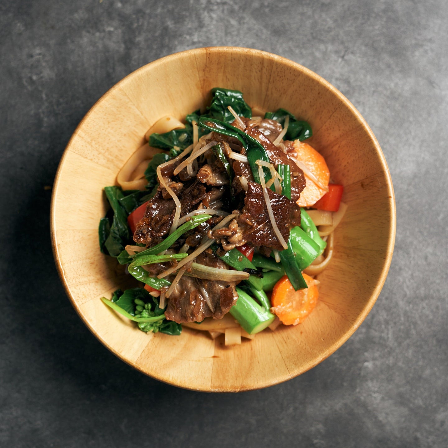 Stir Fry Beef with Kai Lan, Carrots & Red Peppers